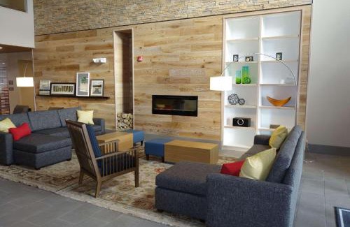 Lawrence Hotel | Country Inn & Suites by Radisson, Lawrence, KS