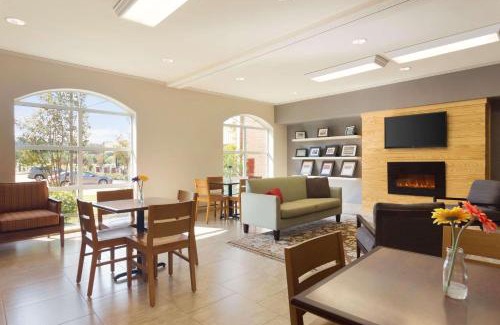 Pineville Hotel | Country Inn & Suites by Radisson, Pineville, LA