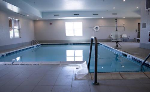 Carlisle Hotel | Country Inn & Suites by Radisson, Carlisle, PA