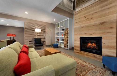 Houghton Hotel | Country Inn & Suites by Radisson, Houghton, MI