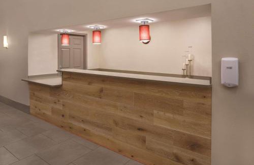 Waterloo Hotel | Country Inn & Suites by Radisson, Waterloo, IA