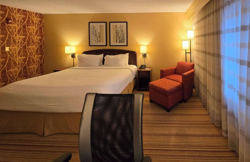 Altoona Hotel | Country Inn & Suites by Radisson, Convention Center