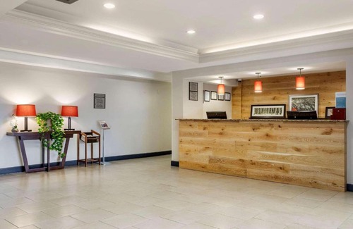 Summerhill Hotel | Country Inn & Suites by Radisson, Atlanta Downtown