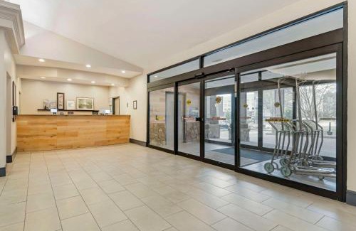 Cumberland Hotel | Country Inn & Suites by Radisson, Atlanta Galleria-Ballpark, GA