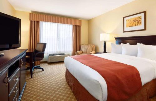 Clinton Hotel | Country Inn & Suites by Radisson, Clinton, IA