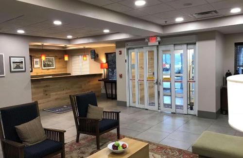 Emporia Hotel | Country Inn & Suites by Radisson, Emporia, VA