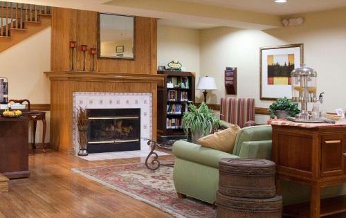 Greeley Hotel | Country Inn & Suites by Radisson, Greeley, CO