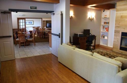 Lansing Hotel | Country Inn & Suites by Radisson, Lansing, MI