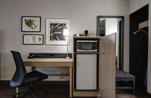 Pierre Hotel | Country Inn & Suites by Radisson, Pierre, SD