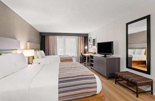 Hollins Hotel | Country Inn & Suites by Radisson, Roanoke, VA