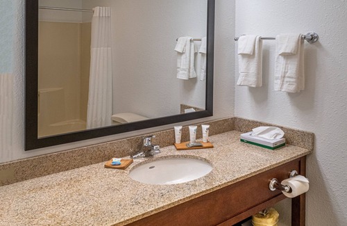 Sprague Hotel | Country Inn & Suites by Radisson, Beckley, WV