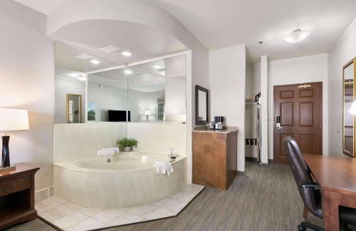 Greeley Hotel | Country Inn & Suites by Radisson, Greeley, CO