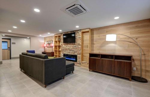 Pierre Hotel | Country Inn & Suites by Radisson, Pierre, SD
