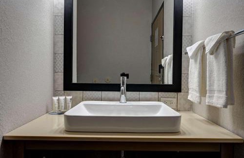 Pierre Hotel | Country Inn & Suites by Radisson, Pierre, SD