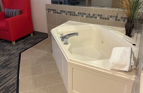 Elgin Hotel | Country Inn & Suites by Radisson, Elgin, IL