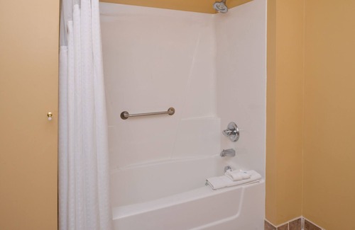 Benton Harbor Hotel | Country Inn & Suites by Radisson, Benton Harbor-St. Joseph, MI