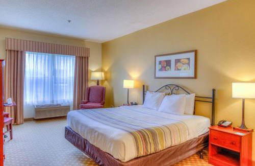 Village of Lakewood Hotel | Country Inn & Suites by Radisson, Crystal Lake, IL