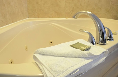Doctors Inlet Hotel | Country Inn & Suites by Radisson, Jacksonville, FL