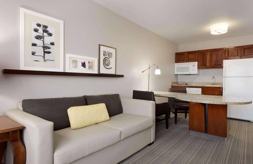 Little Chute Hotel | Country Inn & Suites by Radisson, Appleton North, WI