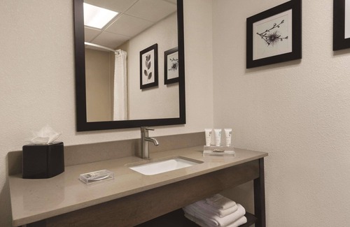 Morrisville Hotel | Country Inn & Suites by Radisson, Raleigh-Durham Airport, NC