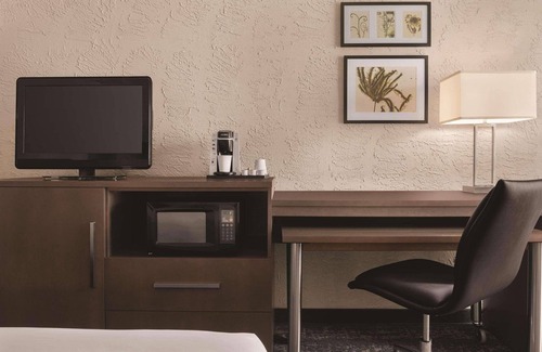 Sturtevant Hotel | Country Inn & Suites by Radisson, Mt. Pleasant-Racine West, WI