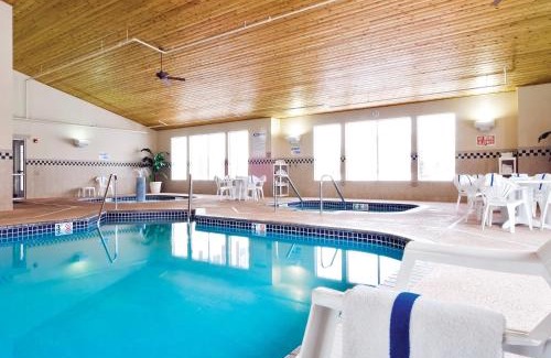 Carolina Forest Hotel | Country Inn & Suites by Radisson, Myrtle Beach, SC