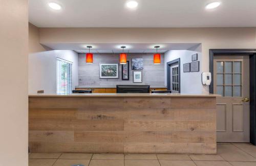 Newport News Hotel | Country Inn & Suites by Radisson, Newport News South, VA