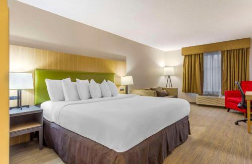 Newport News Hotel | Country Inn & Suites by Radisson, Newport News South, VA