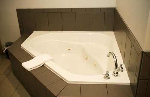 Prineville Hotel | Country Inn & Suites by Radisson, Prineville, OR