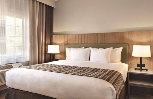 Prineville Hotel | Country Inn & Suites by Radisson, Prineville, OR