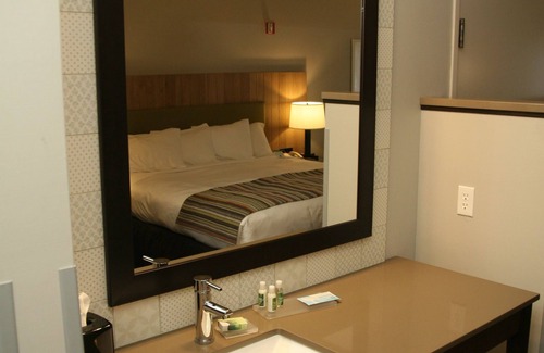 Prineville Hotel | Country Inn & Suites by Radisson, Prineville, OR