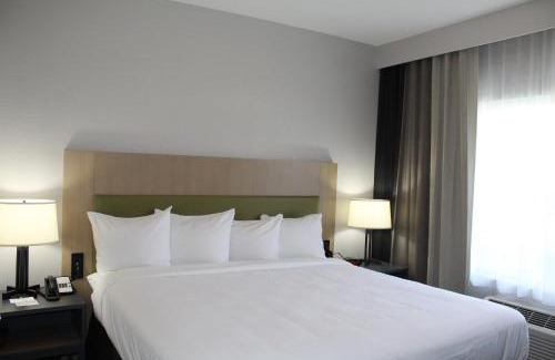 Brooklyn Center Hotel | Country Inn & Suites by Radisson, Brooklyn Park - Brooklyn Center, MN