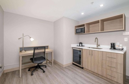 Port Canaveral Hotel | Country Inn & Suites by Radisson, Port Canaveral, FL