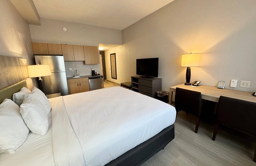 Port Charlotte - Charlotte Harbor Hotel | Country Inn & Suites by Radisson, Port Charlotte, FL