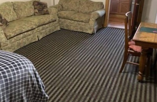 Williamstown House | Country Inn with 90 ft porch