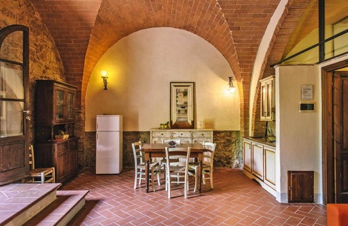 Capannoli Apartment | Country House in Tuscany with Pool and Olive Grove