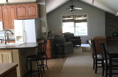 Victor House | Country Lakeside Getaway