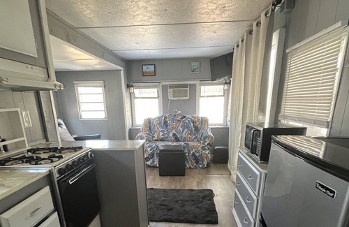 Scottville House | Country life 15 minute drive to Lake Michigan