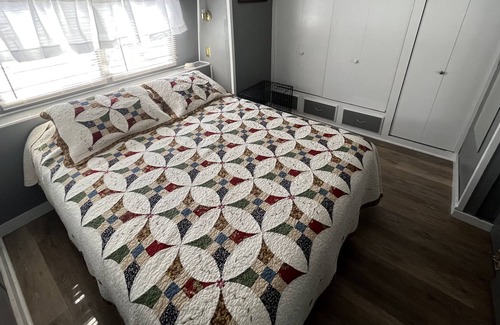 Scottville House | Country life 15 minute drive to Lake Michigan