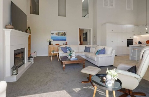 Papakura House | Country Living At Its Best | Indoor Outdoor Dream