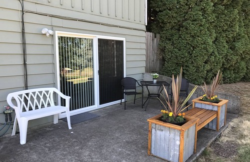 Albany Apartment | Country Living near Albany, Fresh & Sanitized