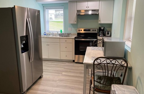 Charleston House | Country Living Patio Apartment in Town