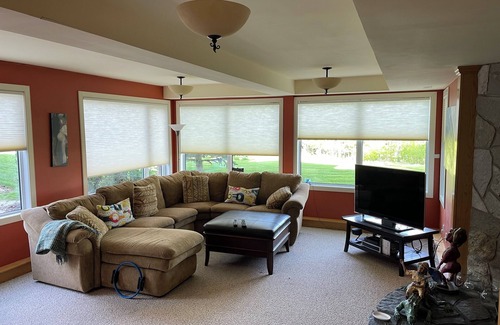 Springbank House | Country Living, Peaceful and Quiet, close to Calgary, Kananaskis, and Banff