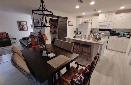 Clewiston House | Country Living w/Horse back trails and a bass fishing paradise!