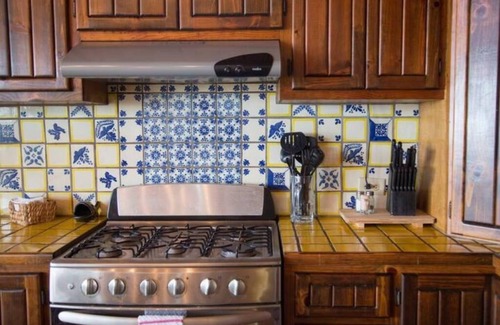 La Mision House | Country Living with gorgeous ocean/beach/river/mtn view -1/2 hr. to Wine Country