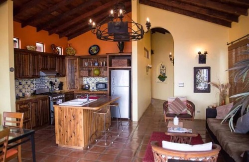 La Mision House | Country Living with gorgeous ocean/beach/river/mtn view -1/2 hr. to Wine Country