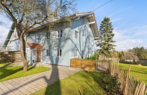Altusried Apartment | Country magic Allgäu. Idyllic Scandinavian-style apartment surrounded by nature.