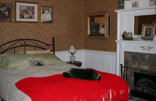Henderson House | Country Manor - Lower floor
