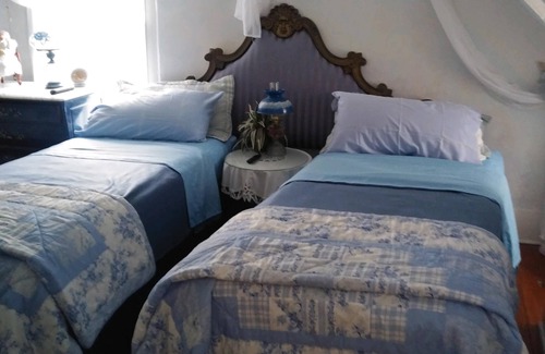 Henderson House | Country Manor - Top Floor