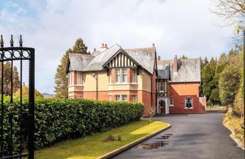 Pumpsaint Apartment | Country Mansion - Private Annexe
